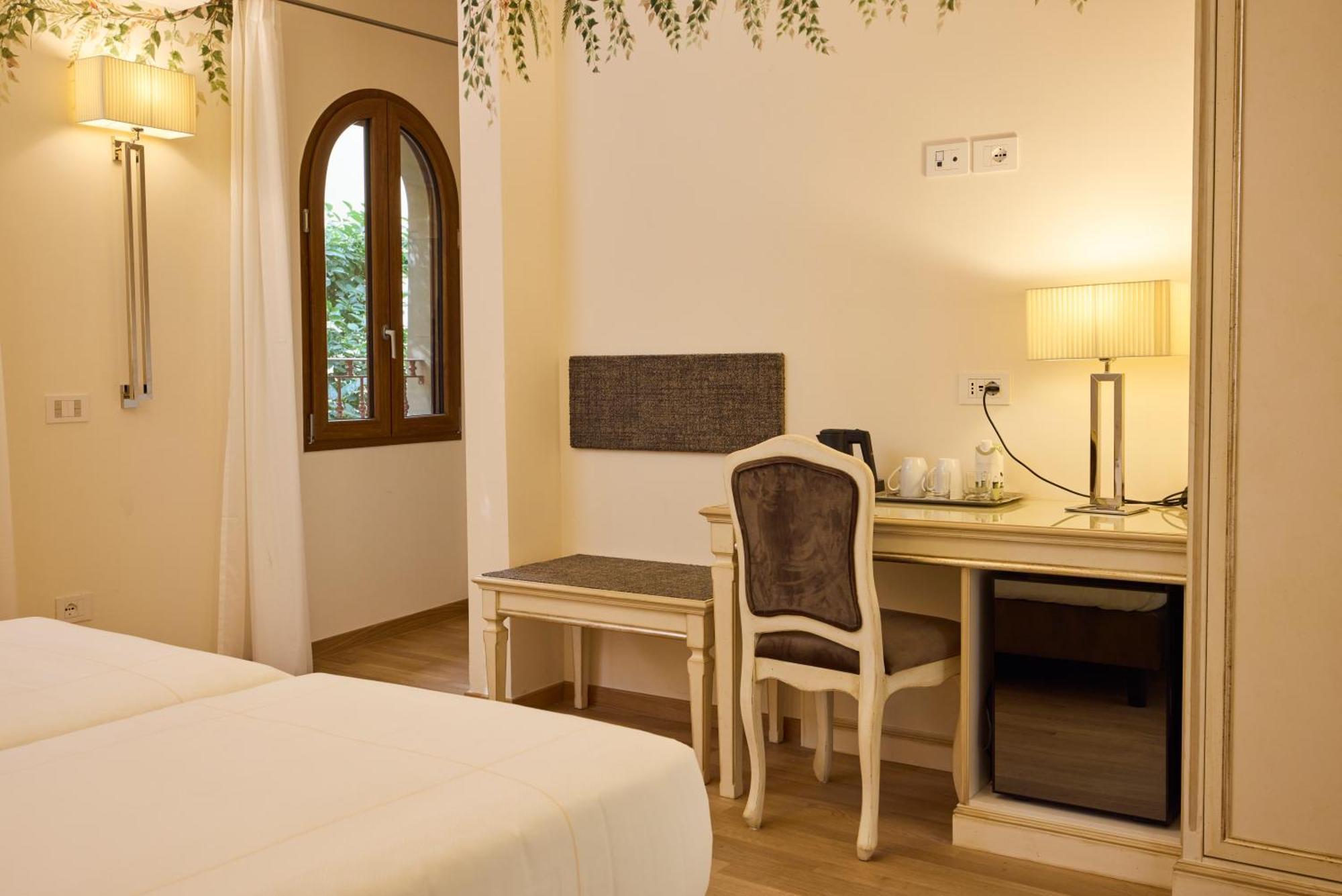 Art Atelier Hotel